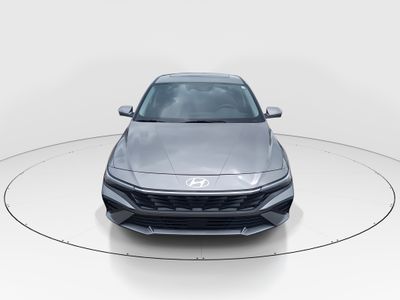 2024 Hyundai Elantra - Photo 2