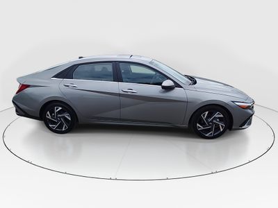 2024 Hyundai Elantra - Photo 8