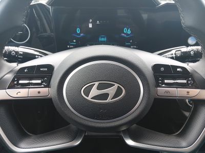 2024 Hyundai Elantra - Photo 12