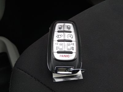 2023 Chrysler Voyager - Photo 15