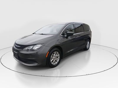 2023 Chrysler Voyager - Photo 3