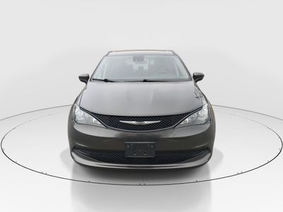 2023 Chrysler Voyager - Photo 2