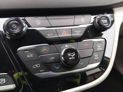 2023 Chrysler Voyager - Photo 19