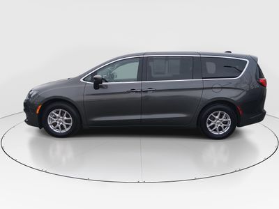 2023 Chrysler Voyager - Photo 4