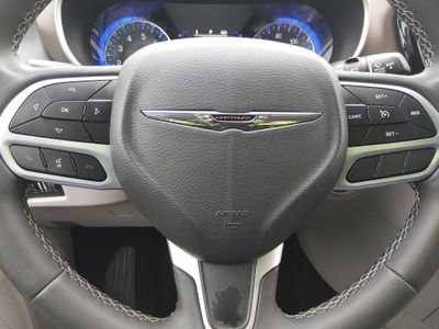 2023 Chrysler Voyager - Photo 12