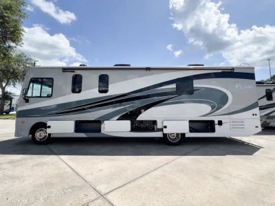 2025 Fleetwood FLAIR — photo 21 view