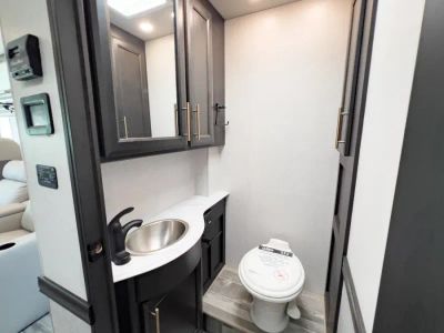 2025 Fleetwood FLAIR — photo 14 view
