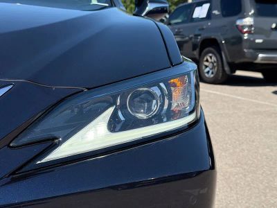 2021 Lexus ES — photo 9 view