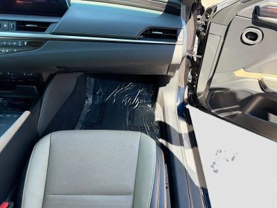 2021 Lexus ES — photo 16 view