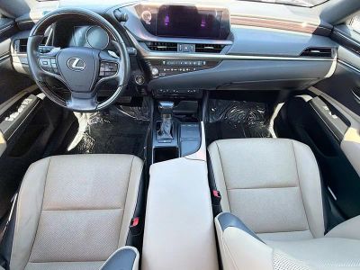 2021 Lexus ES — photo 14 view