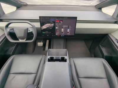 2024 Tesla Cybertruck — photo 15 view