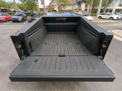 2024 Tesla Cybertruck — photo 12 view