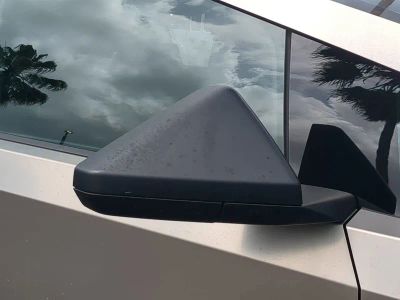 2024 Tesla Cybertruck — photo 11 view