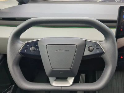 2024 Tesla Cybertruck — photo 27 view