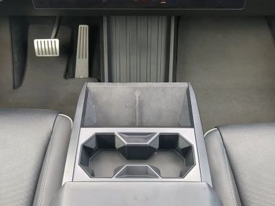 2024 Tesla Cybertruck — photo 19 view