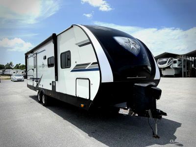 2022 Highland Ridge Silverstar S-Lite — front three-quarter view