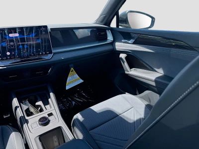2026 Volkswagen Tiguan — photo 18 view