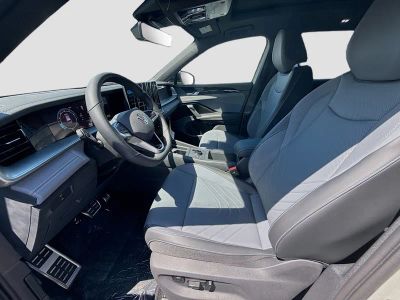 2026 Volkswagen Tiguan — photo 16 view