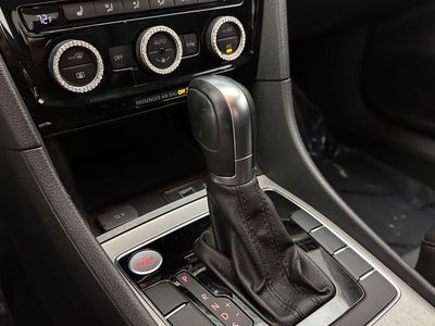 2021 Volkswagen Passat - Photo 14