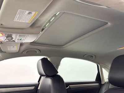 2021 Volkswagen Passat - Photo 5