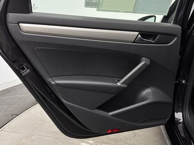 2021 Volkswagen Passat - Photo 22