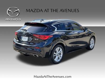 2019 INFINITI QX30 — interior view