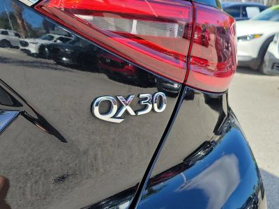 2019 INFINITI QX30 — photo 7 view