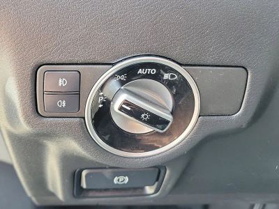 2019 INFINITI QX30 — photo 21 view