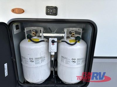 2023 KZ Durango - Photo 16