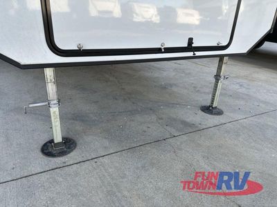 2023 KZ Durango - Photo 10