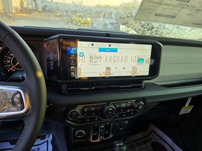 2025 Jeep Wrangler — photo 20 view
