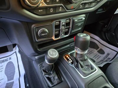 2025 Jeep Wrangler — photo 25 view