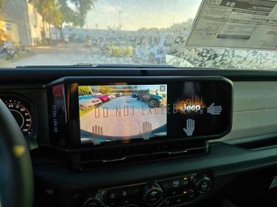 2025 Jeep Wrangler — photo 21 view