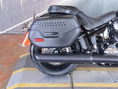2025 Harley-Davidson FLHC - Heritage Classic - Photo 15
