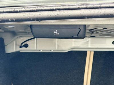 2025 BMW 3 Series — photo 13 view