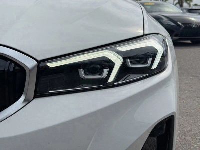 2025 BMW 3 Series — photo 9 view