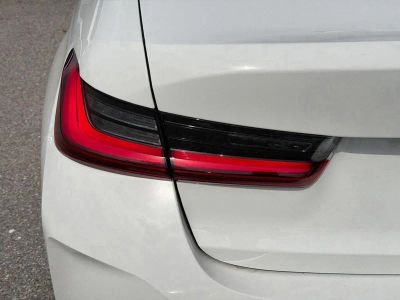 2025 BMW 3 Series — photo 10 view