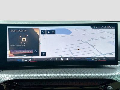 2025 BMW 3 Series — photo 32 view