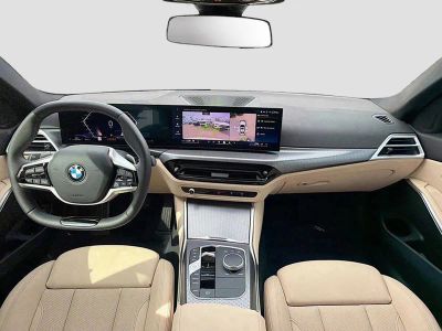 2025 BMW 3 Series — photo 16 view