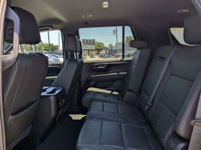 2025 Chevrolet Tahoe — photo 13 view