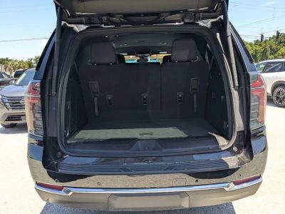 2025 Chevrolet Tahoe — photo 11 view