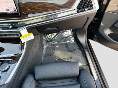 2026 BMW X5 — photo 18 view