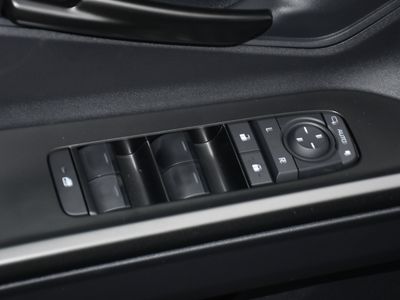 2026 Toyota bZ - Photo 6