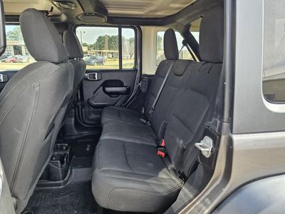 2020 Jeep Wrangler - Photo 15