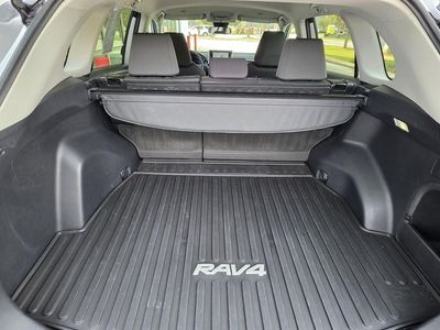 2023 Toyota RAV4 Hybrid - Photo 12
