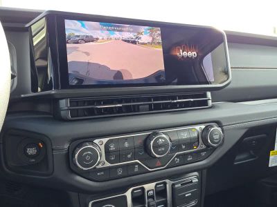 2026 Jeep Gladiator — photo 20 view