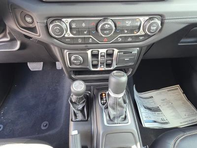 2026 Jeep Gladiator — photo 15 view