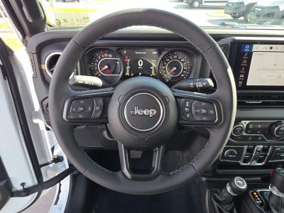 2026 Jeep Gladiator — photo 16 view