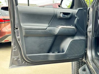 2017 Toyota Tacoma - Photo 12