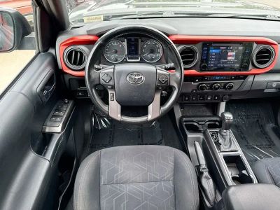 2017 Toyota Tacoma - Photo 11